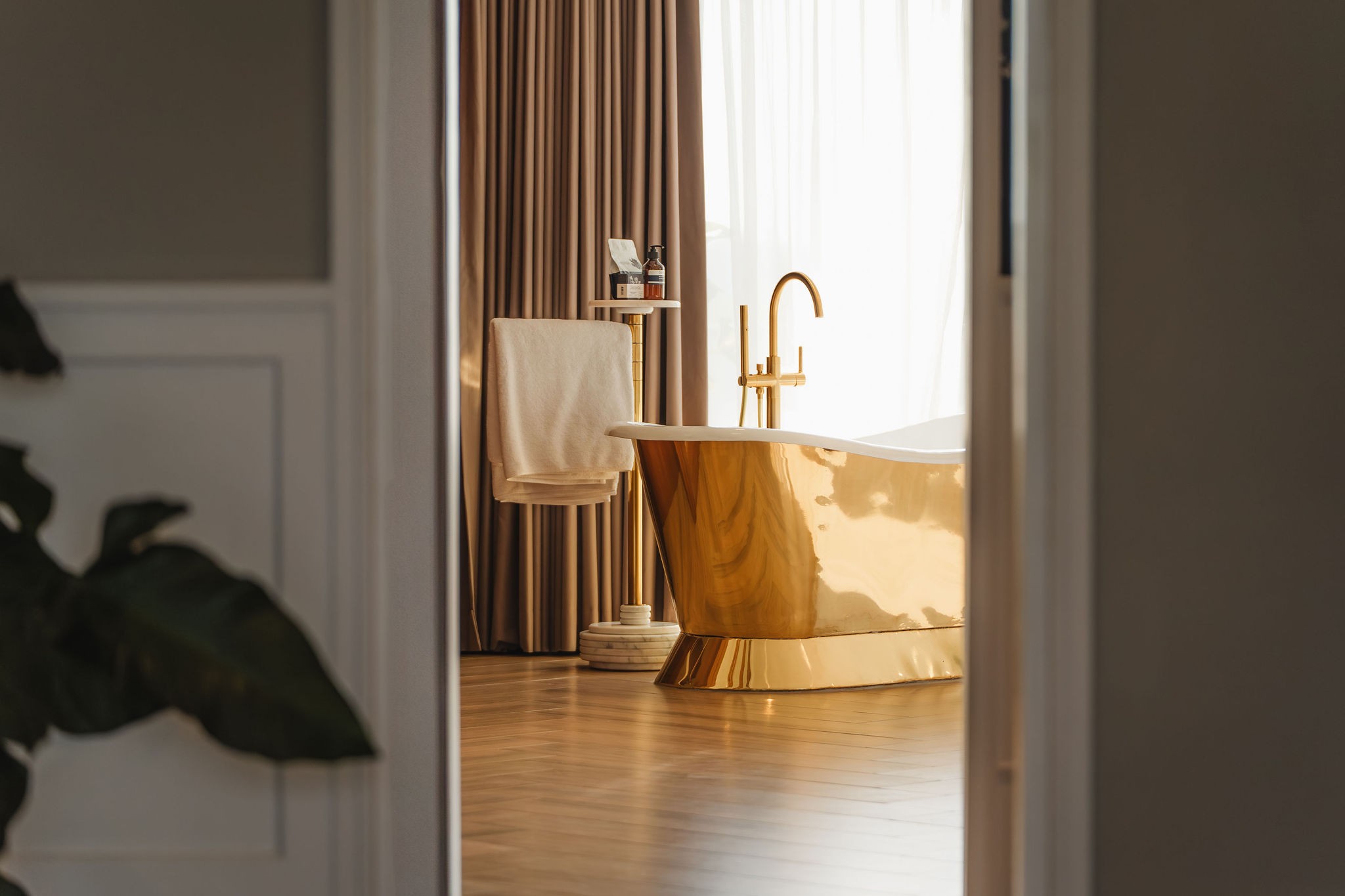 The gold roll-top bath at Mayfair Place
