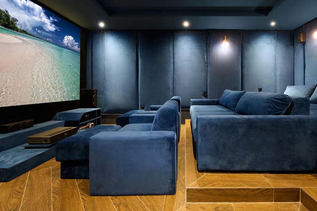 Amenities and Services - Cinema